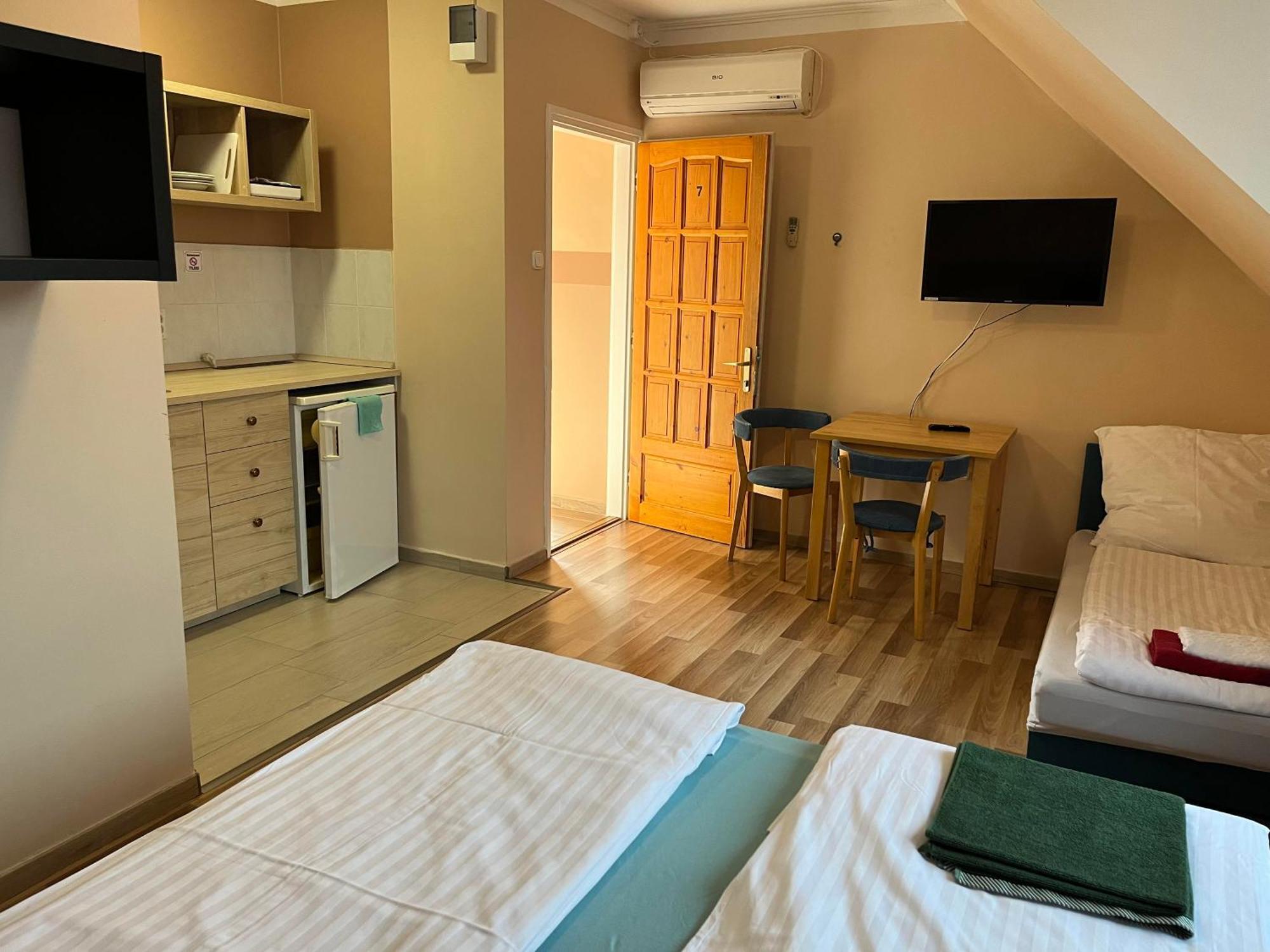 Hotel Petoefi Vendeghaz Eger Esterno foto