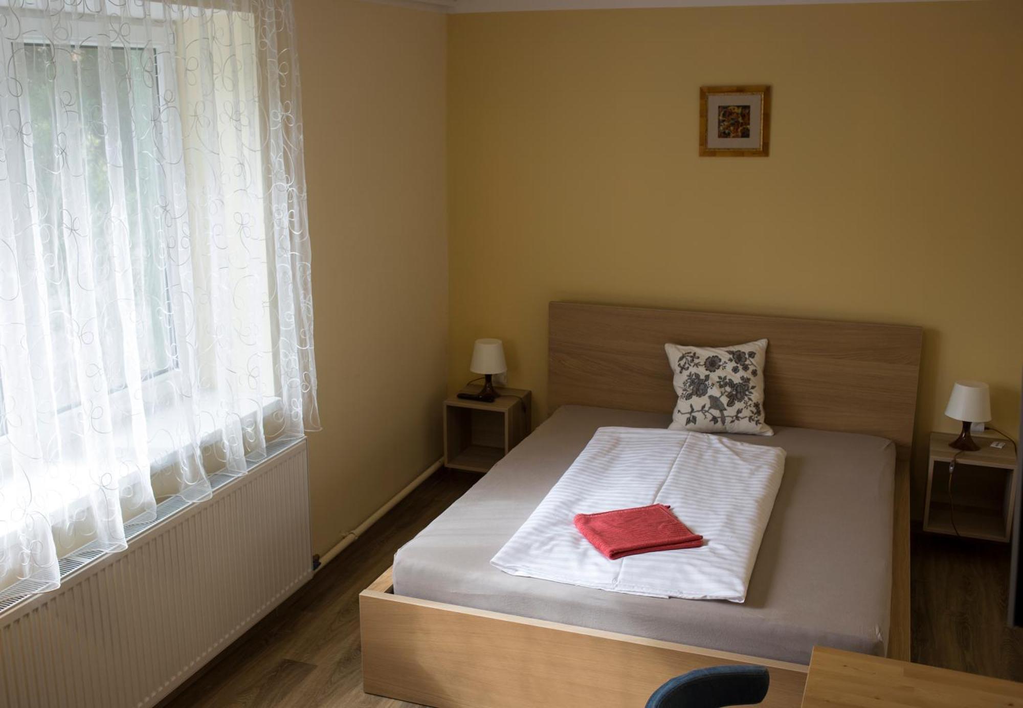 Hotel Petoefi Vendeghaz Eger Esterno foto
