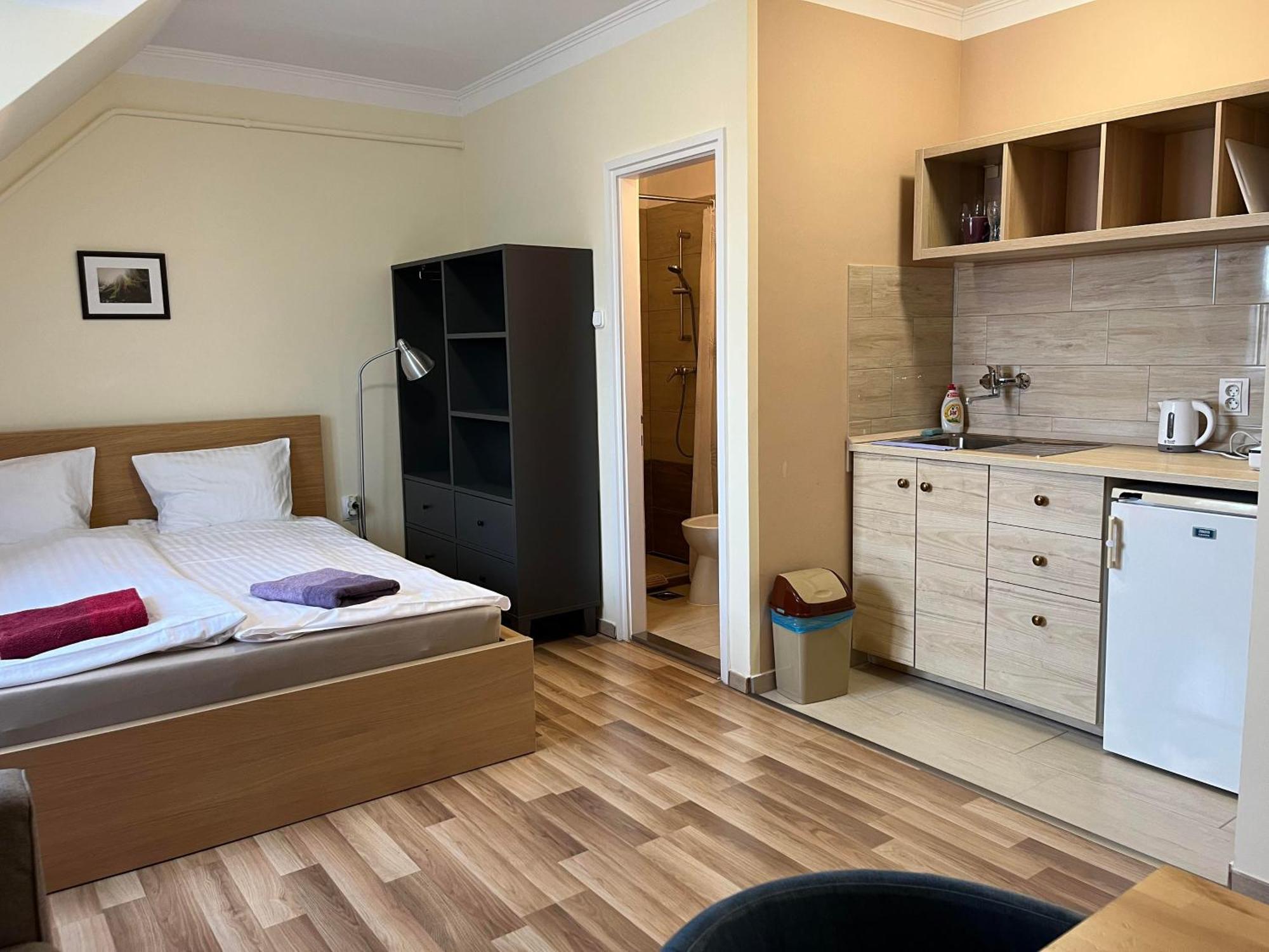 Hotel Petoefi Vendeghaz Eger Esterno foto