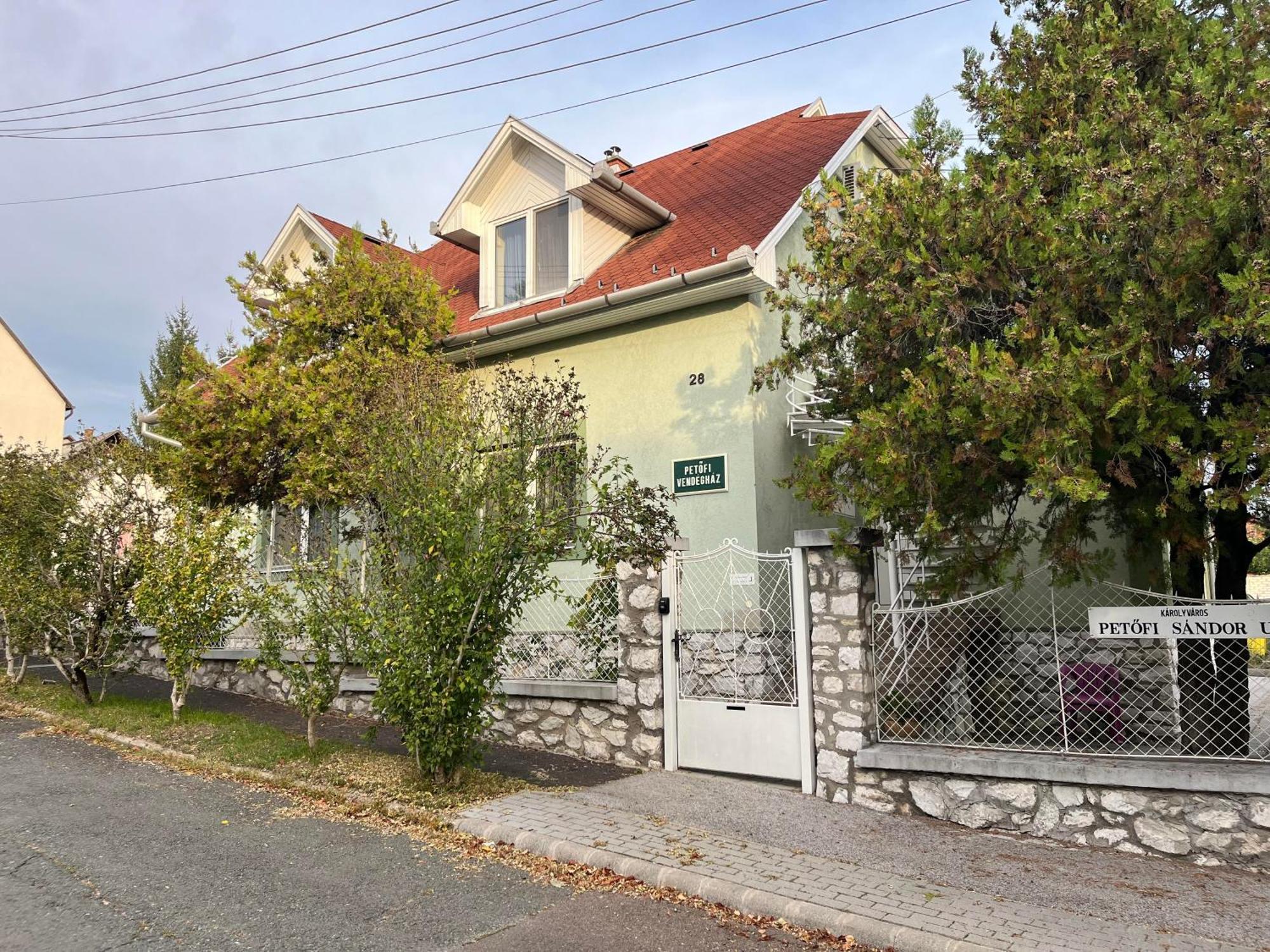 Hotel Petoefi Vendeghaz Eger Esterno foto