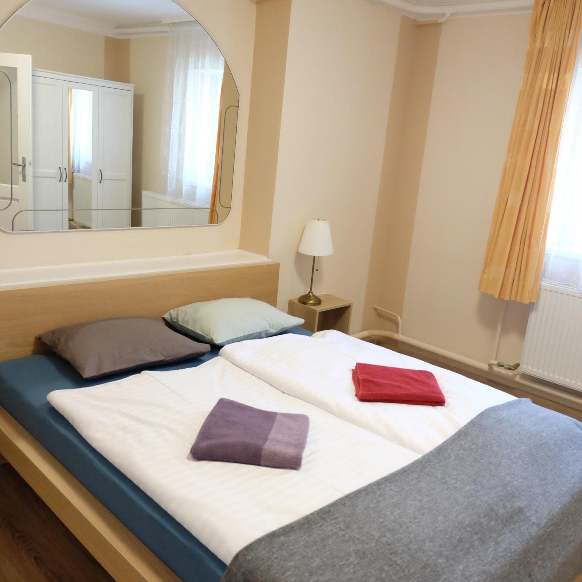 Hotel Petoefi Vendeghaz Eger Esterno foto