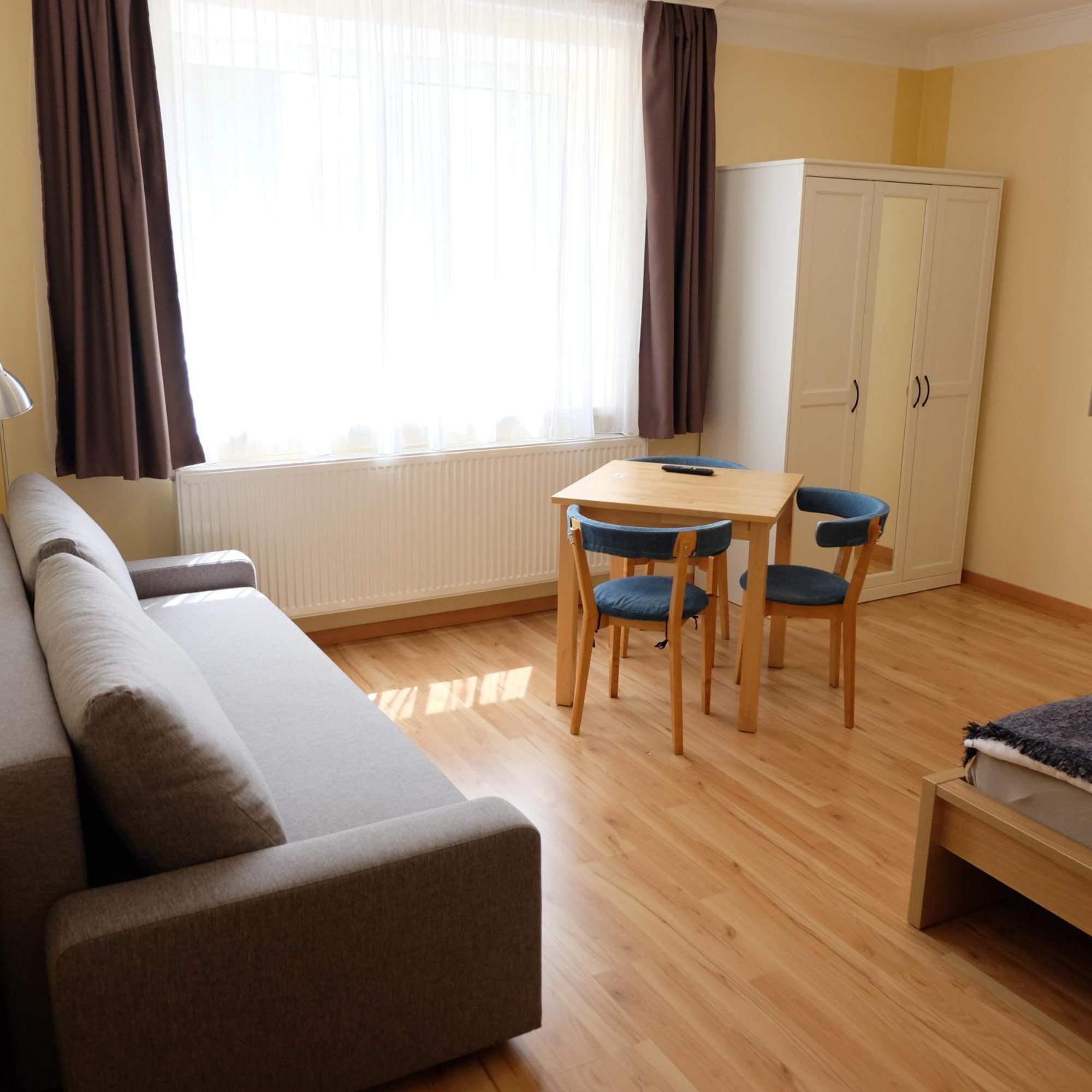 Hotel Petoefi Vendeghaz Eger Esterno foto